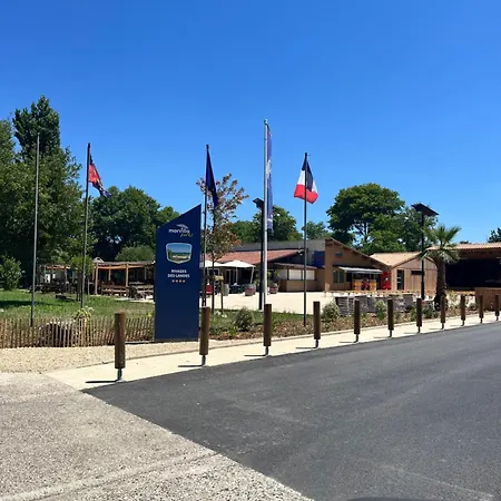 Camping 4 Etoiles Mobile 4 A 6 Personnes *